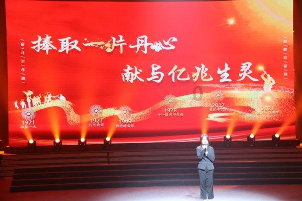 逃离老旧温泉社